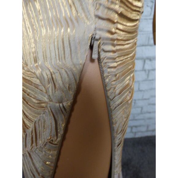 $690 Black Halo Eve Gold Metallic Harrow Off Shoulder Sheath Gown 2 NWT - Picture 11 of 16